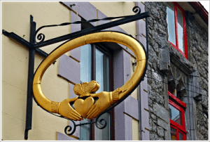 Galway - 1 Quay Street - Claddagh Gold